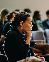 Porträtfoto von Dr. Aude Bertrand Höttcke