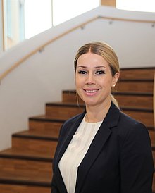 Portätfoto von Univ.-Prof. Dr. Denefa Bostandzic