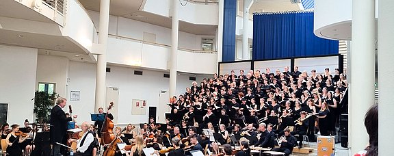 Das Uni-Orchester gibt ein Konzert