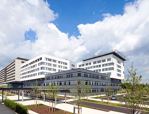 Exterior view of the clinics of the city of Cologne, Mehrheim site