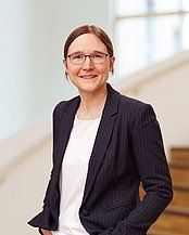 Portrait photo of Prof Dr Dr Christine Engeland