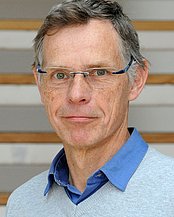 Portrait photo of Prof Dr med. Bernd Rosslenbroich