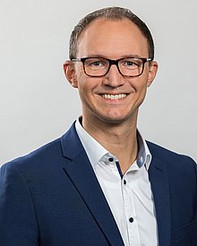 Porträtfoto von Univ.-Prof. Dr. Sven Meister