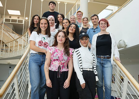 Gruppenfoto der Auszubildenden an der Universität Witten/Herdecke