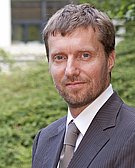 Porträtfoto von Univ.-Prof. Dr. Johannes Michalak