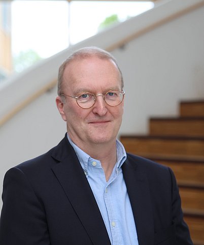 Portraitfoto von Jan G. Sprakel, Freund und Förderer der UW/H