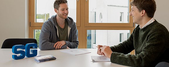 Beratungsgespräch mit der StudierendenGesellschaft zum Thema Studienfinanzierung