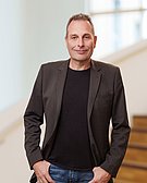 Porträtfoto von Univ.-Prof. Dr. Thomas Ostermann