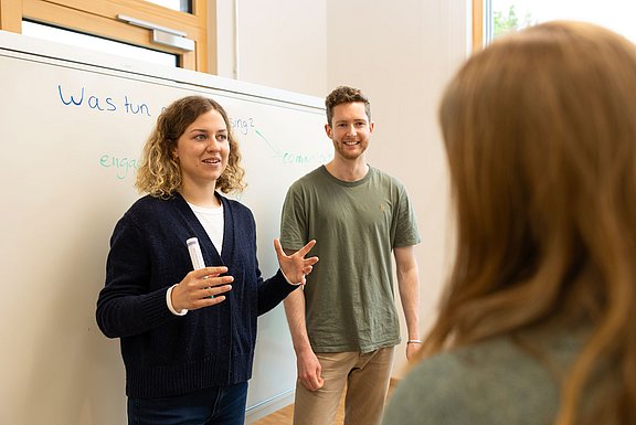 Gespräch zur Vorbereitung auf das Studium an der Uni Witten/Herdecke