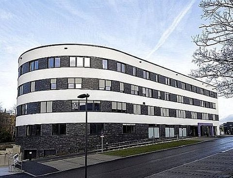 Exterior shot of the building on Pferdebachstraße